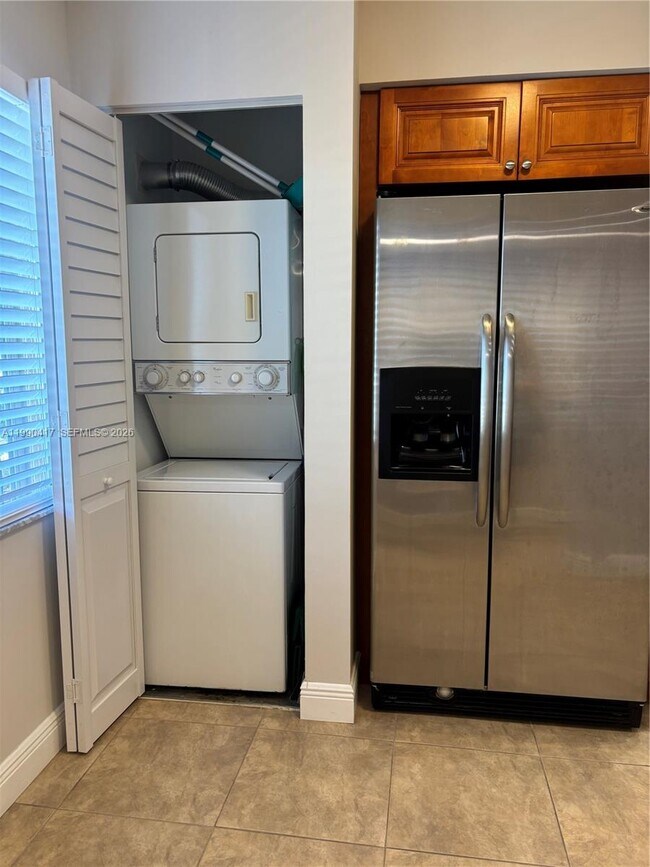 1650 SW 124th Terrace in Pembroke Pines, FL - Building Photo - Building Photo