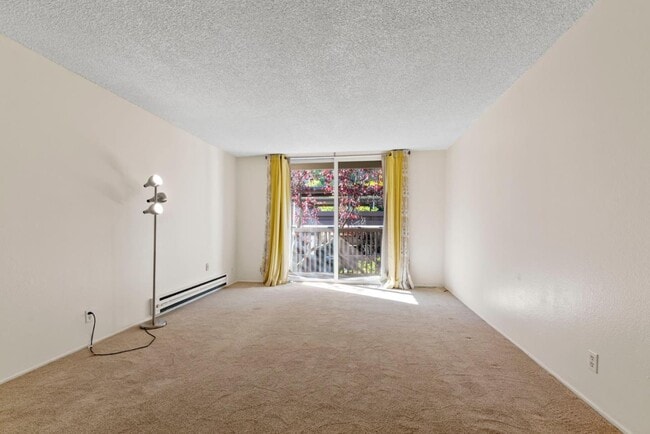 8239 Shelter Creek Ln in San Bruno, CA - Building Photo - Building Photo