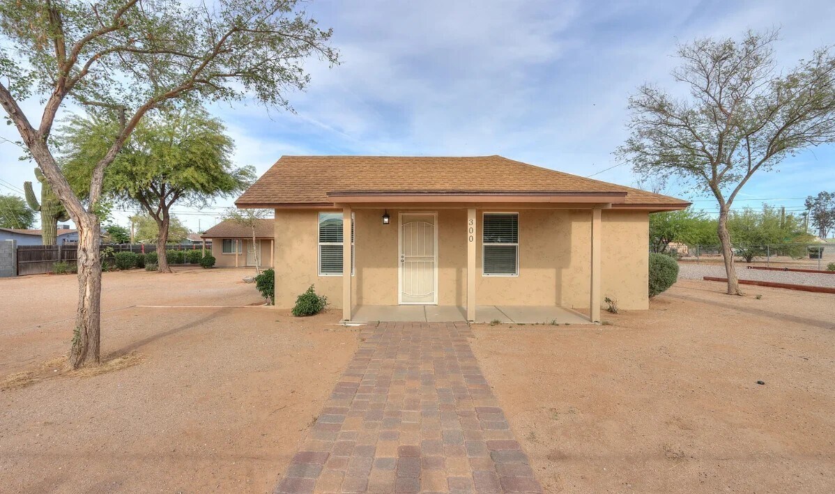 300 N Morrison Ave in Casa Grande, AZ - Building Photo