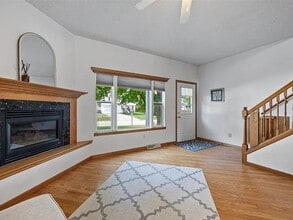 515 Potter St in Tiffin, IA - Foto de edificio - Building Photo