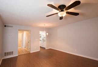 542 Stratford Green in Avondale Estates, GA - Building Photo - Building Photo