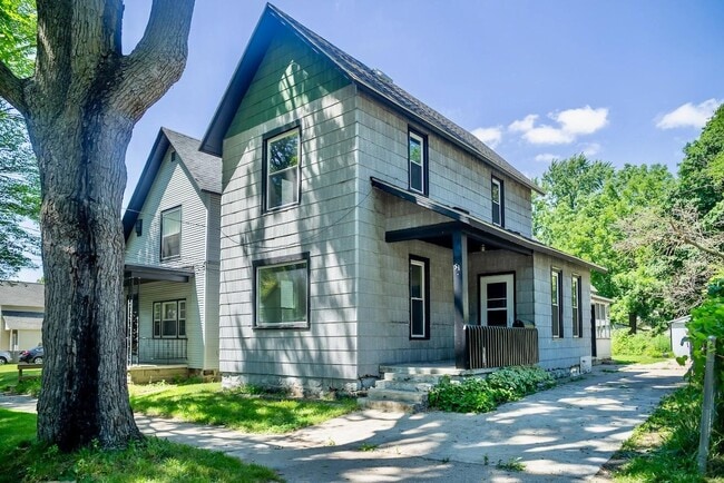 property at 51 Colfax St NE