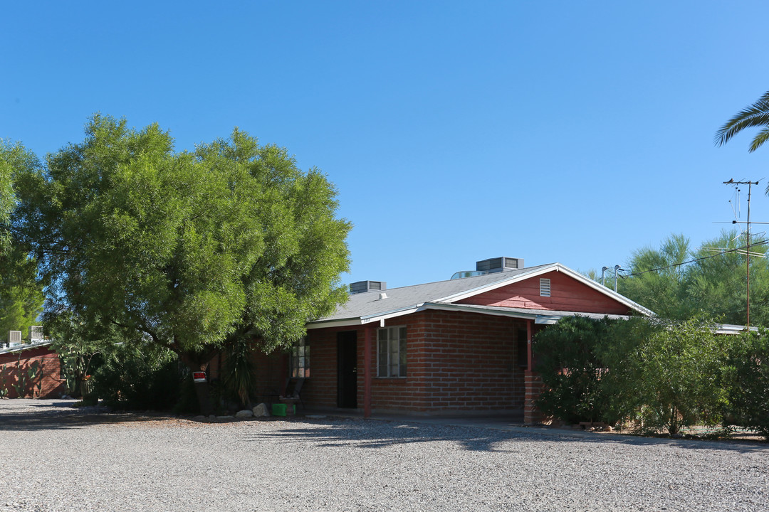 5207-5209 E Beverly Ave in Tucson, AZ - Building Photo