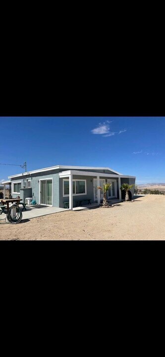 7724 Robin Rd in Twentynine Palms, CA - Building Photo