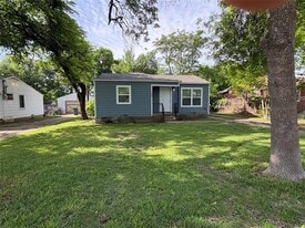 206 W Sliger Dr in Duncanville, TX - Building Photo