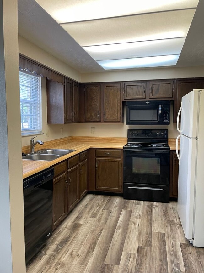 1277 Robbins Run Ct in Dayton, OH - Building Photo - Building Photo