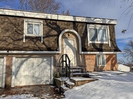 1301 N Arrowhead Ridge in Independence, MO - Building Photo