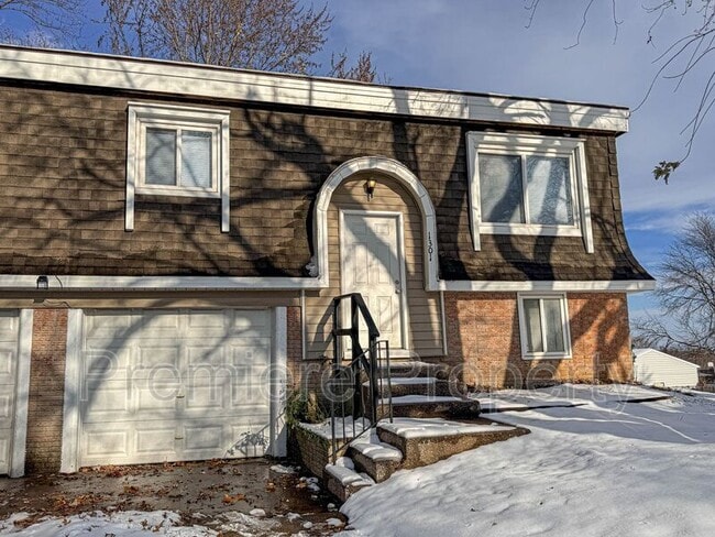 property at 1301 N Arrowhead Ridge