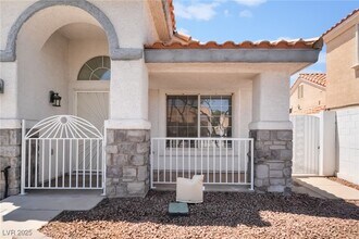 682 Scenic Tierra Ln in Henderson, NV - Foto de edificio - Building Photo