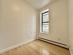 344 W 52nd St in New York, NY - Building Photo - Building Photo