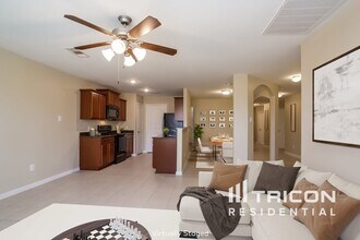 317 Summer Horse Dr in La Marque, TX - Building Photo - Building Photo
