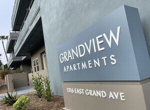 1316 E Grand Ave in Escondido, CA - Building Photo - Building Photo