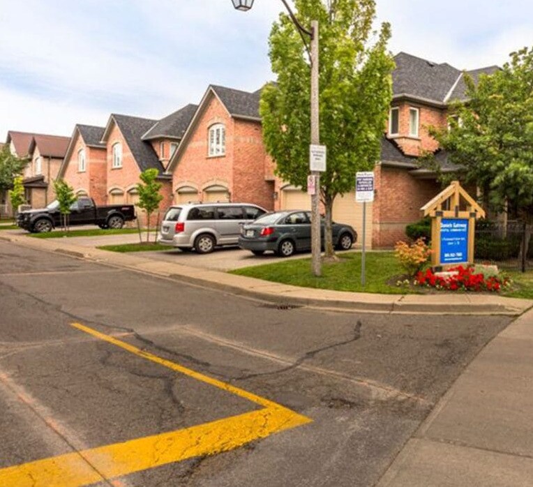 Pleasantview Walk Townhomes in Brampton, ON - Building Photo