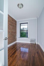 350 W 21st St, Unit 6 in New York, NY - Foto de edificio - Building Photo