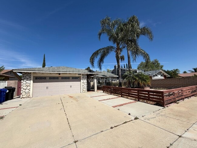 18120 Raymond Ct in Fontana, CA - Building Photo - Building Photo