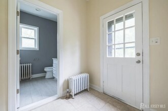 40 Bristol Rd in Piscataway, NJ - Building Photo - Building Photo