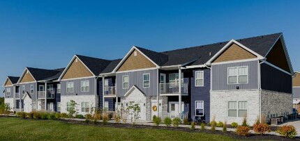 Remington Lake Apartments in Hamilton, OH - Building Photo - Building Photo