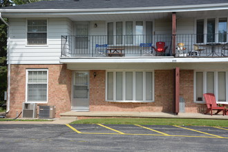 Fox Valley Apartments in Appleton, WI - Foto de edificio - Building Photo