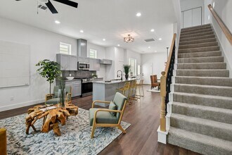 6735 Liverpool St in Houston, TX - Building Photo - Building Photo