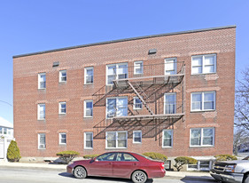 2560 College Point Blvd in Flushing, NY - Foto de edificio - Building Photo