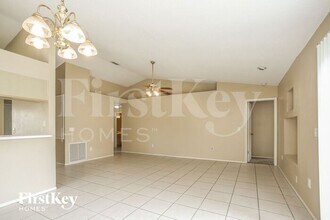 1207 Etchfield Cir in Brandon, FL - Building Photo - Building Photo