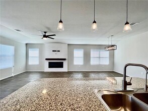5909 Ronee Leah Dr in Austin, TX - Building Photo - Building Photo