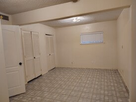 214 E Hawthorne St, Unit 214 in Brownsville, TX - Building Photo