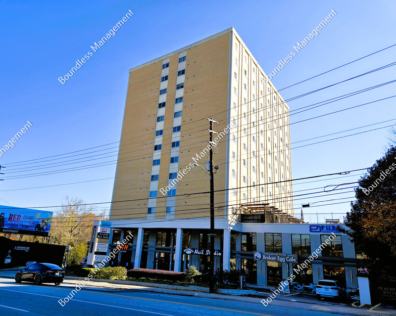 2285 Peachtree St NE in Atlanta, GA - Building Photo