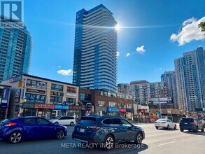 15 Holmes Ave in Toronto, ON - Building Photo - Building Photo