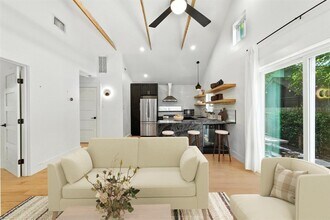 53 Comal St in Austin, TX - Building Photo - Building Photo