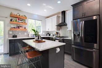 45719 Paddington Station Terrace in Sterling, VA - Building Photo - Building Photo