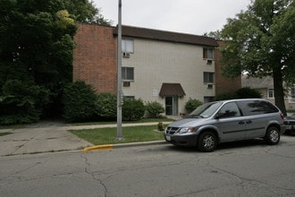 520 Elgin Ave in Forest Park, IL - Foto de edificio - Building Photo