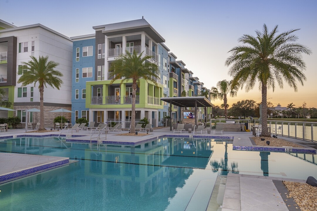 Residences at The Green in Bradenton, FL - Building Photo