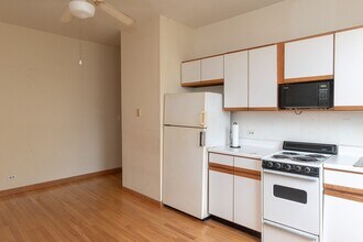 638 W Barry in Chicago, IL - Building Photo - Building Photo