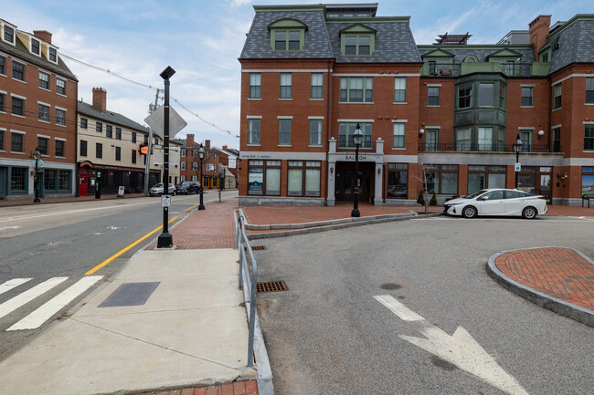 Parkside in Portsmouth, NH - Building Photo - Building Photo