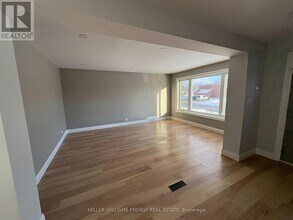 430 Eulalie Ave in Oshawa, ON - Building Photo - Building Photo