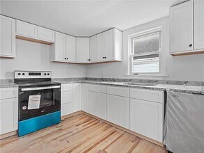 85 Manistee St in Pawtucket, RI - Building Photo - Building Photo