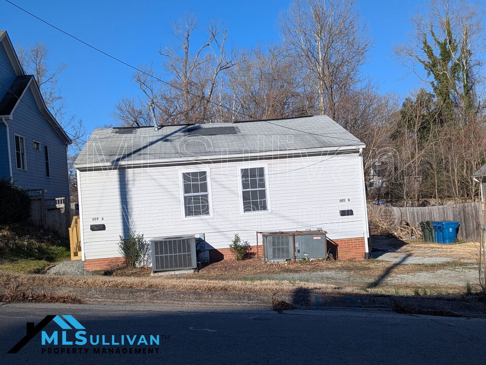 609 N Elizabeth St in Durham, NC - Foto de edificio