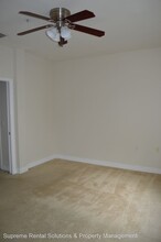 1345 Sweetwater Cove-Unit -#102 in Naples, FL - Foto de edificio - Building Photo