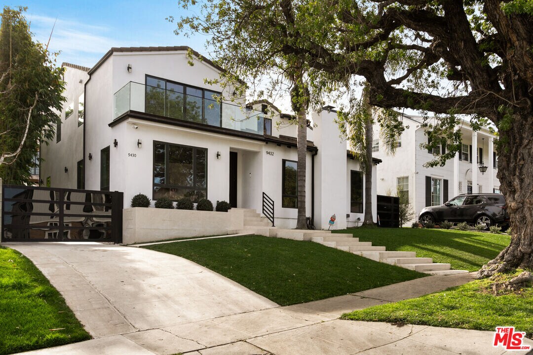 9432 Oakmore Rd in Los Angeles, CA - Building Photo