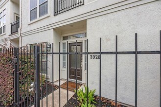 3928 Blossom St in Houston, TX - Building Photo - Building Photo
