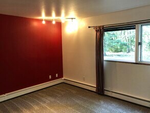 239 W Cook Ave in Anchorage, AK - Foto de edificio - Building Photo