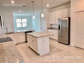 3330 Antilla Ct in Ft. Myers, FL - Building Photo - Building Photo