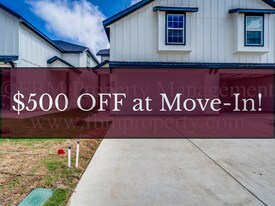 913 Cooksey Ct in Grandview, TX - Building Photo