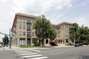 Acacia Park Apartments in Colorado Springs, CO - Building Photo