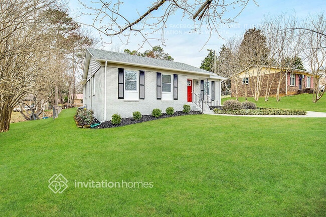 9924 Starwood Dr in Charlotte, NC - Foto de edificio - Building Photo