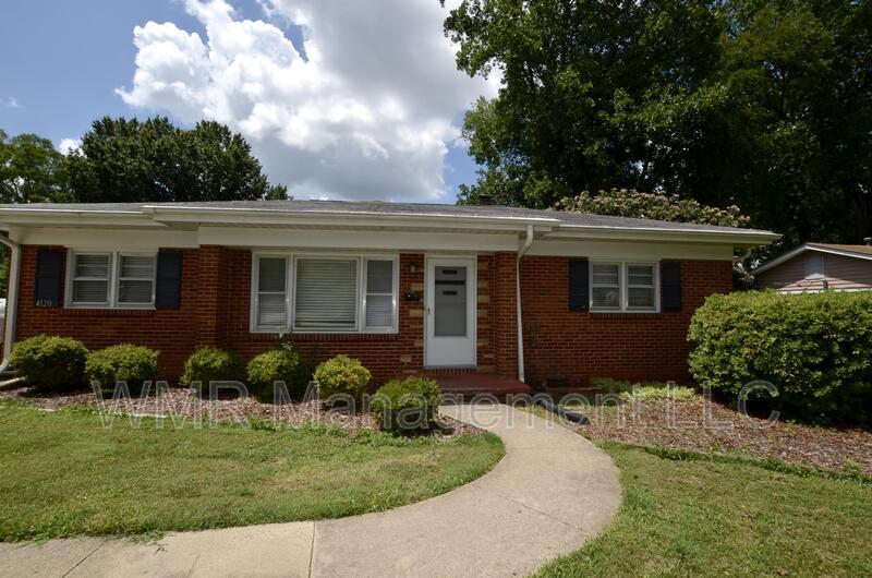 4120 Leeds Dr in Charlotte, NC - Building Photo