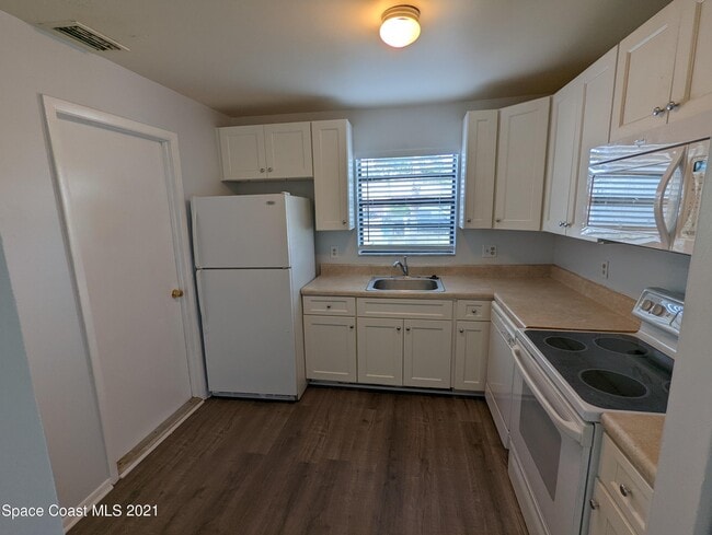 1681 Owl Ln in Melbourne, FL - Building Photo - Building Photo