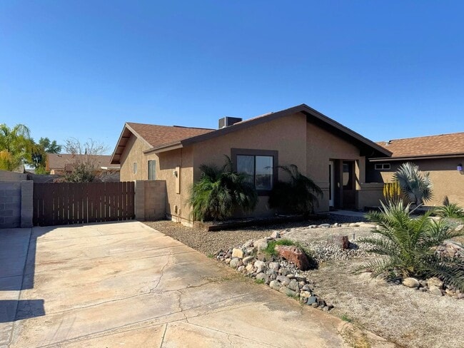 3409 E Moreno Ln in Yuma, AZ - Building Photo - Building Photo
