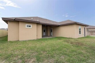21 Liverpool Dr in Edinburg, TX - Building Photo - Building Photo